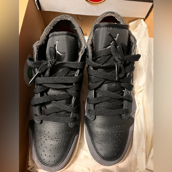 Air Jordan 1 Low SE Craft GS ‘Inside Out- Black’ - Picture 9 of 9